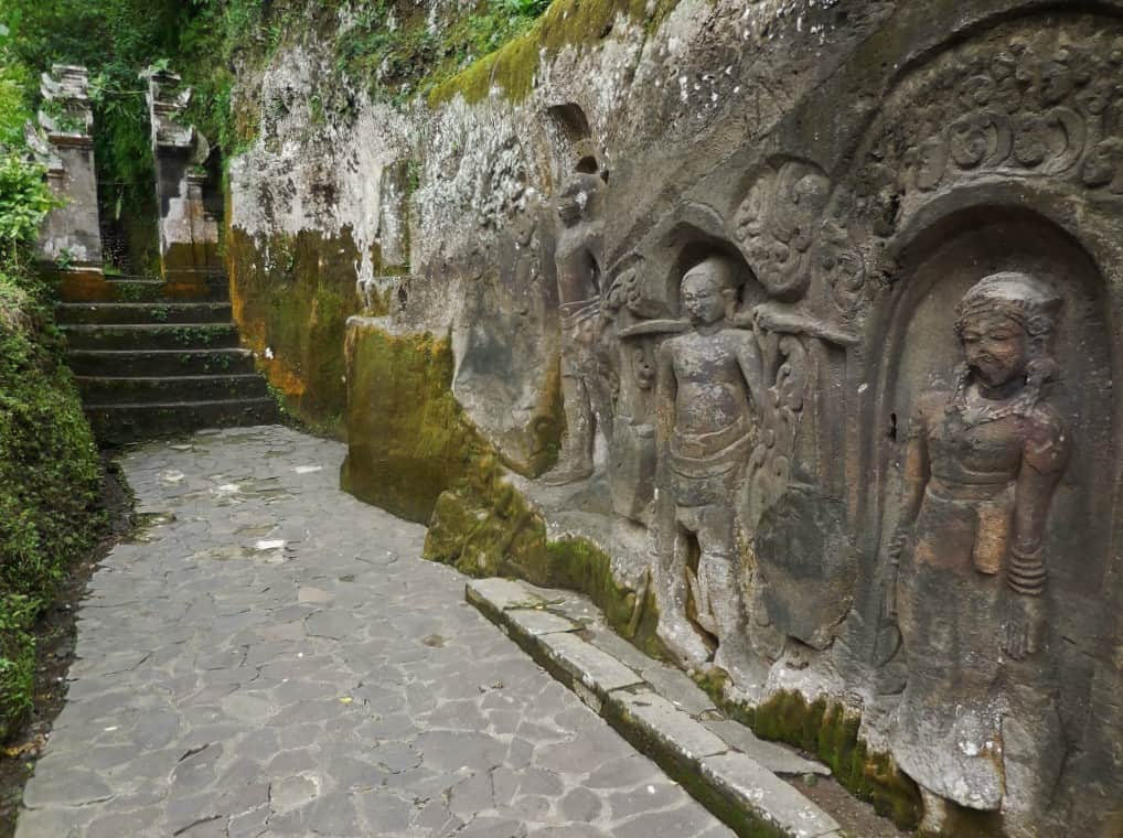 Yeh Pulu Temple