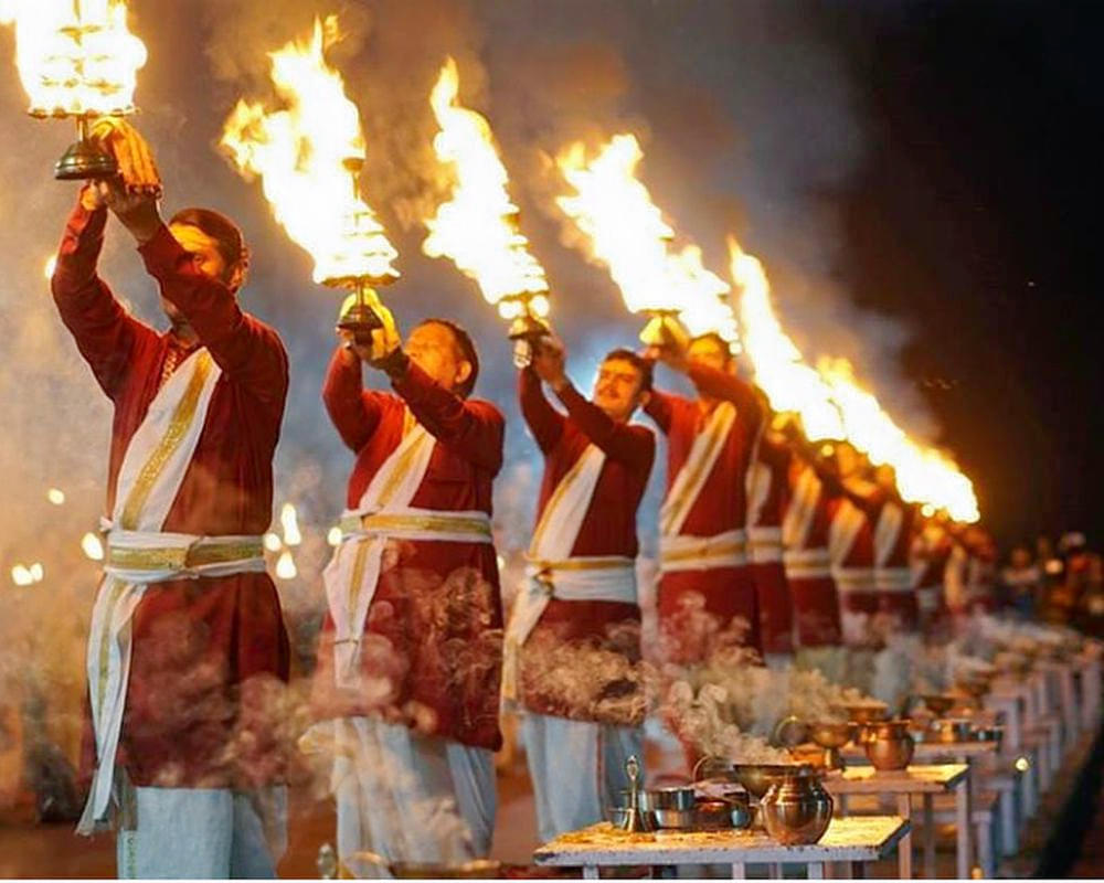 Ganga Aarti At Triveni Ghat Overview