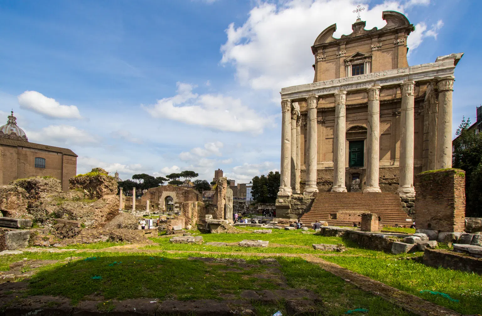 Temple of Antoninus Pius