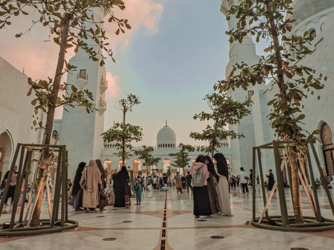 Sheikh Zayed Mosque Facts