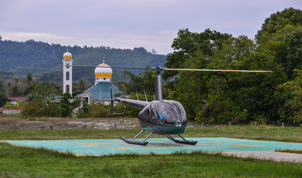 Discovery Helicopter Tour Ride Image