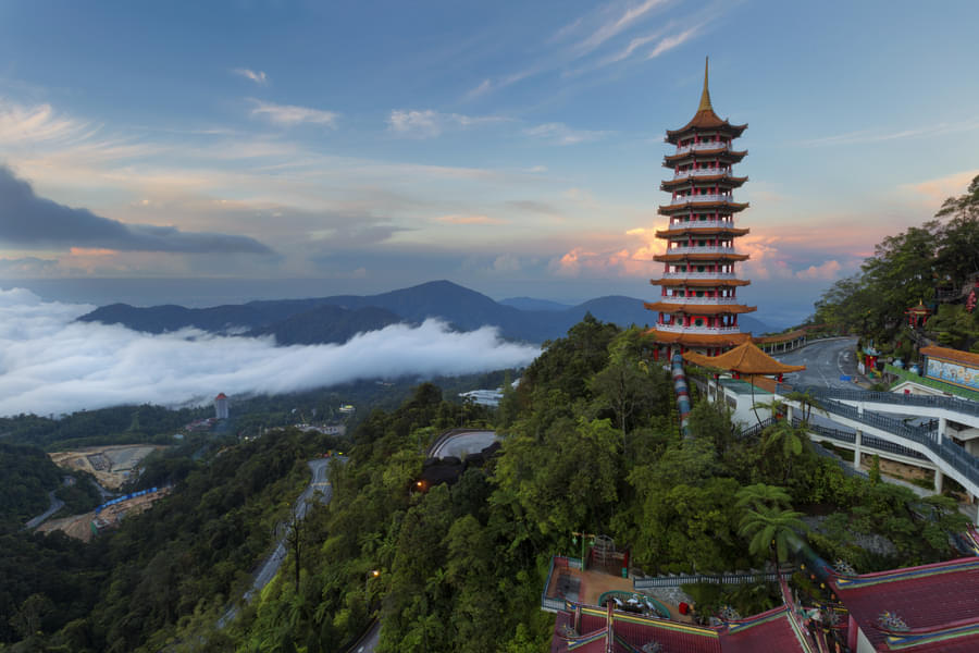Genting Highlands and Batu Caves Day Tour Image