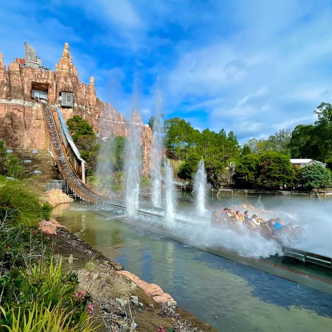 Wild West Falls Adventure Ride Warner Bros Movie World