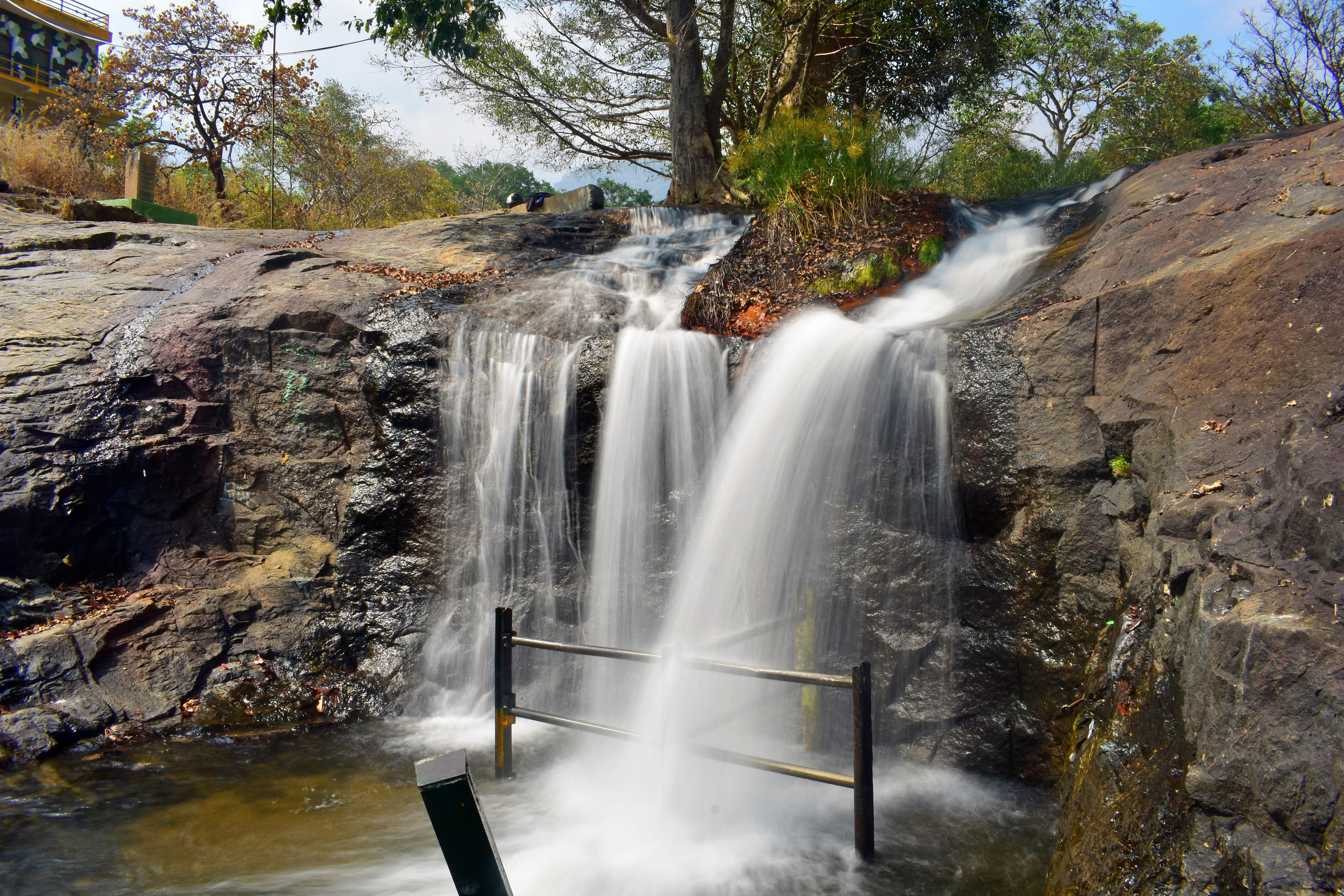 Kumbakkarai Falls Overview