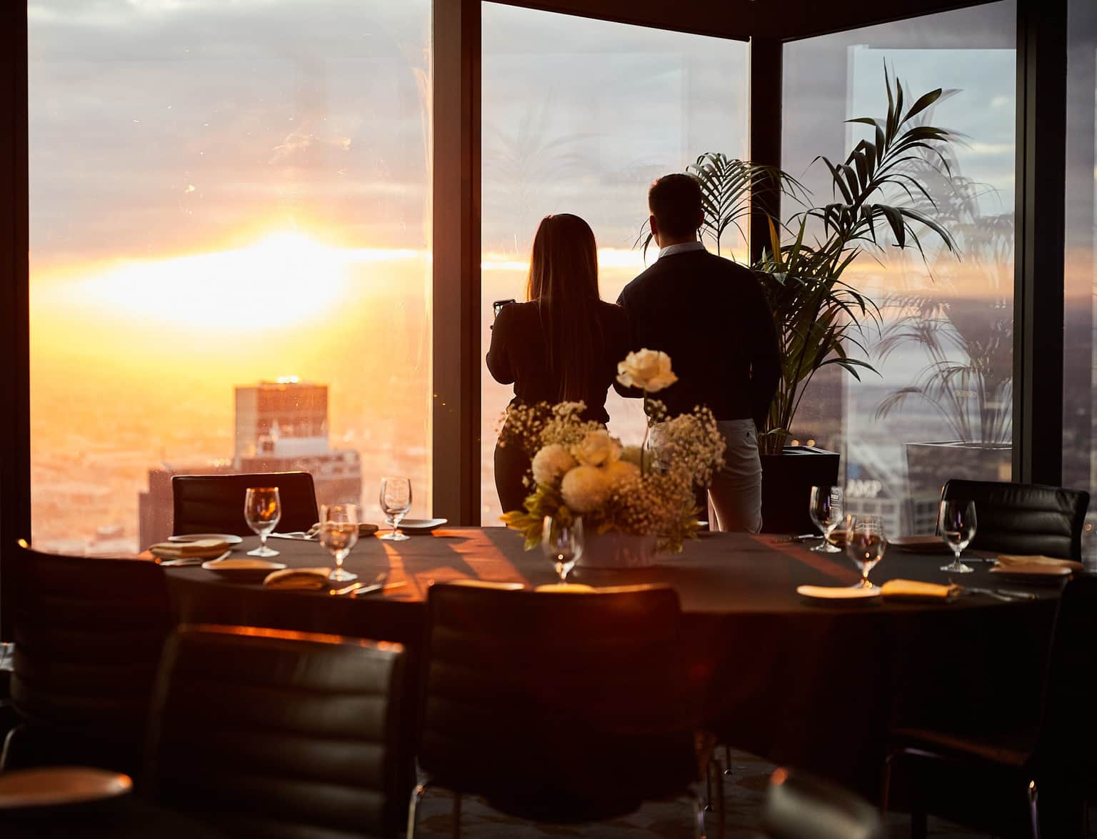 Dining and bar at Eureka Skydeck
