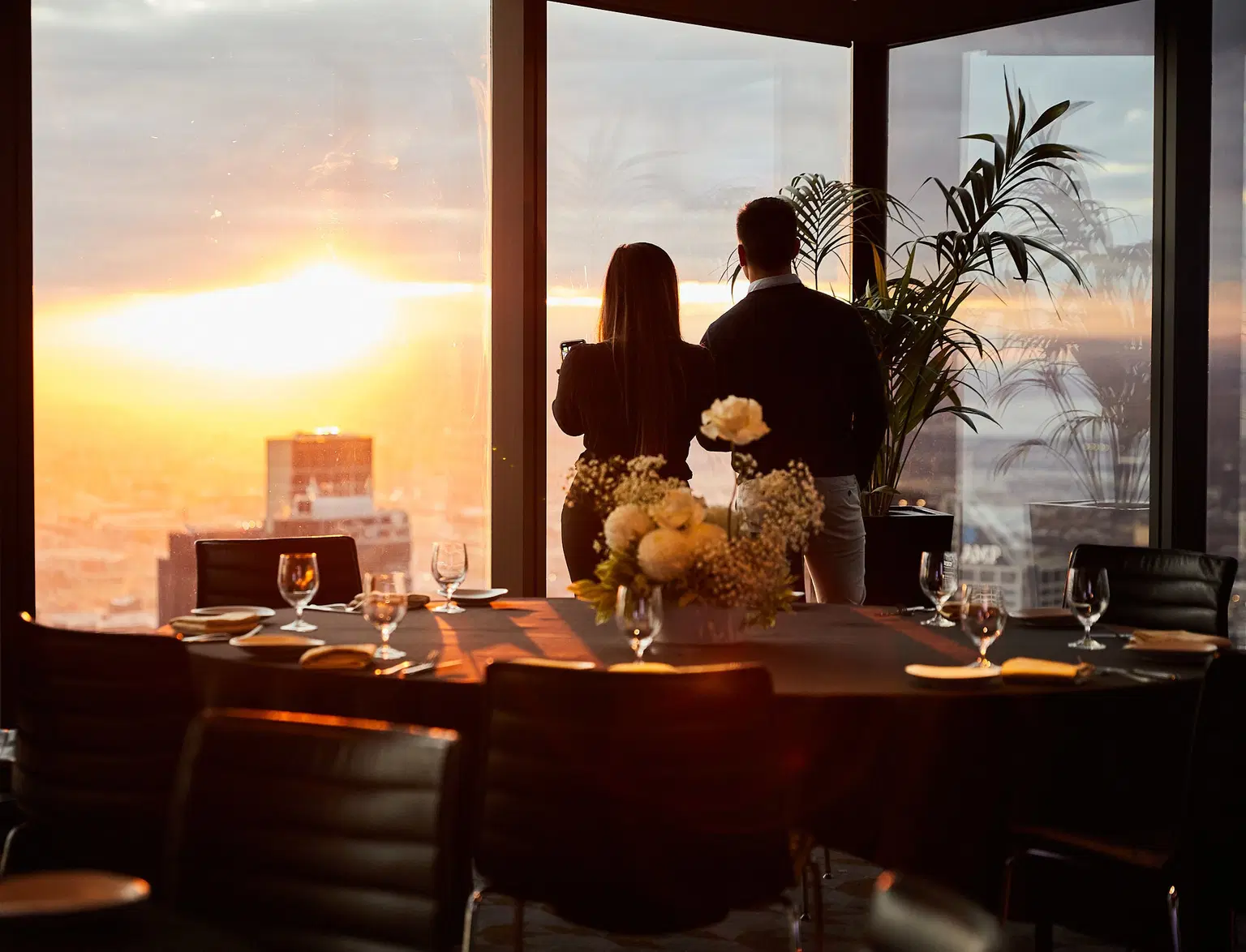 Dining and bar at Eureka Skydeck