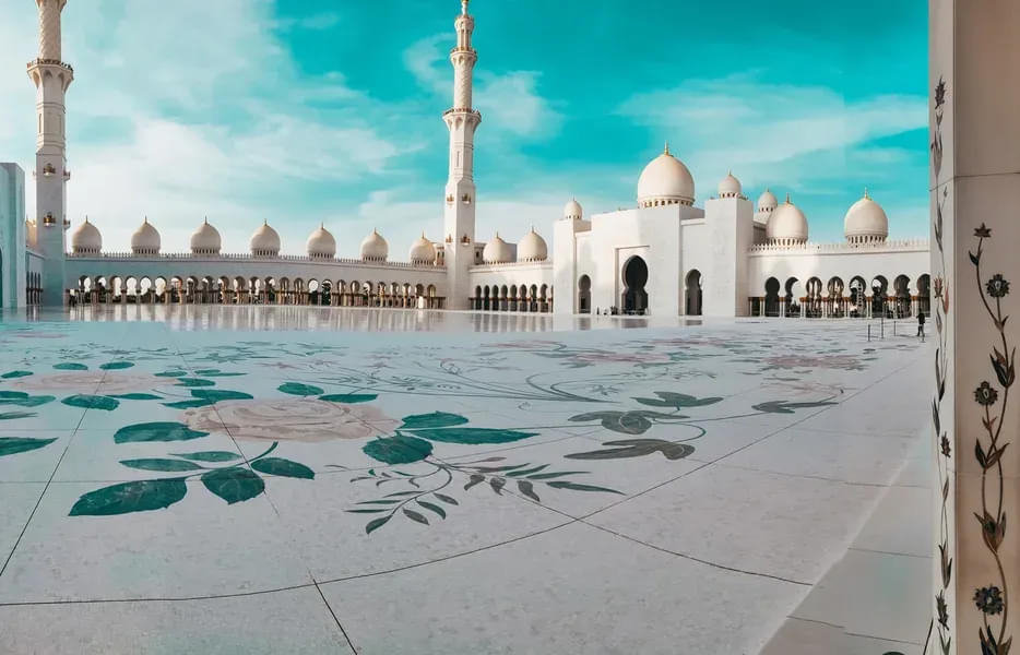 Quick Tips for Visiting Sheikh Zayed Grand Mosque 