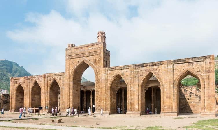 Adhai-Din Ka Jhonpra, <em>Ajmer</em>