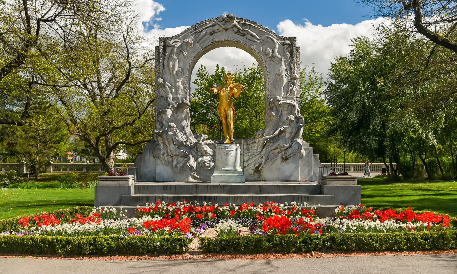 Johann Strauß monument Overview