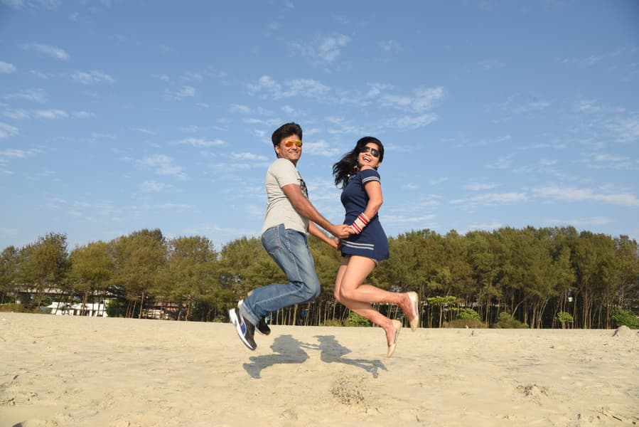 Candid Photoshoot in Munnar Image
