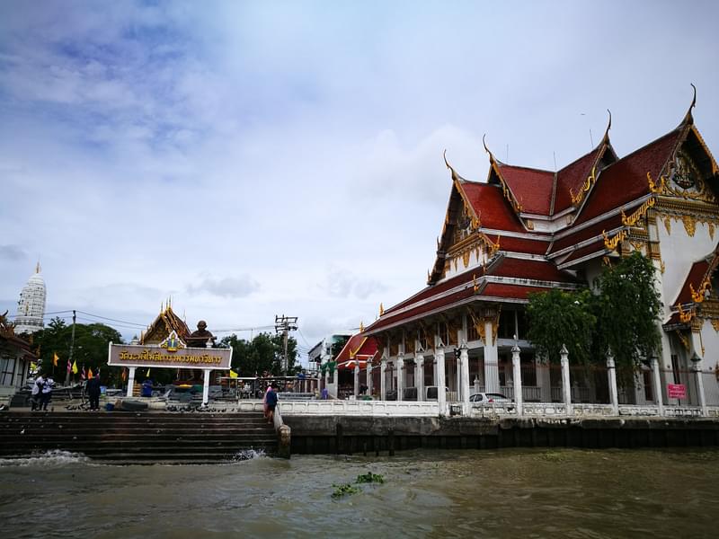 Wat Rakang Kositaram.jpg
