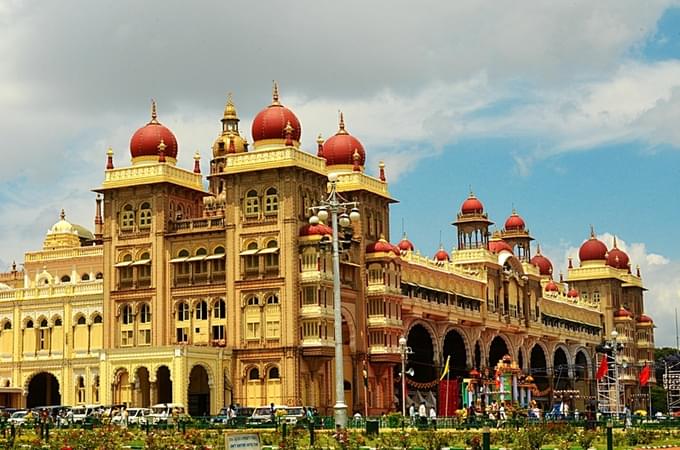 Indo-Saracenic architecture of Mysore Palace