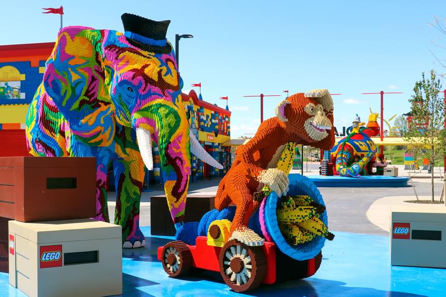 Explore LEGOLAND and admire the outstanding shapes made with LEGO bricks