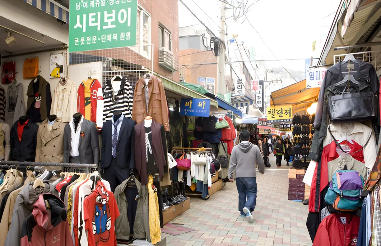 Ttukdo Youth Market