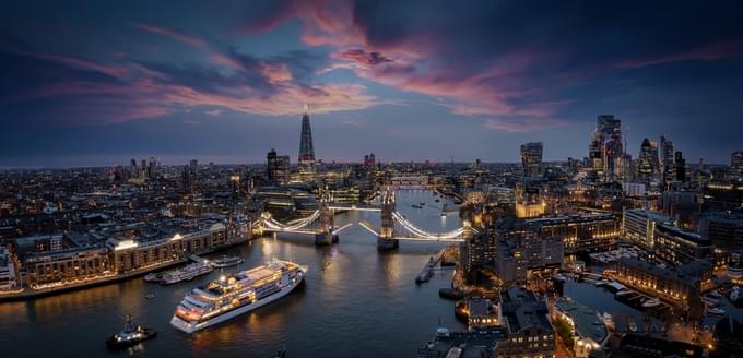 Relish Food With View At Thames Lunch Cruise