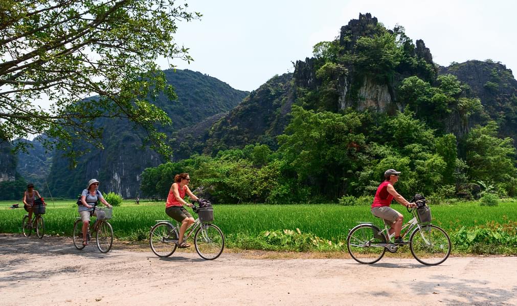 Cycle Tour to Bich Dong Image