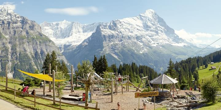 Grindelwald-Alpenspielplatz-Bort-Kinder-Eiger-Sommer_.jpg