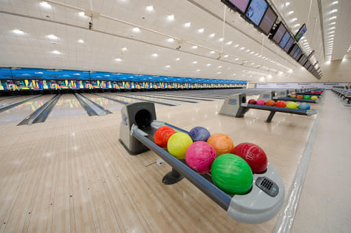 Have an exciting bowling experience in Abu Dhabi's biggest bowling centre