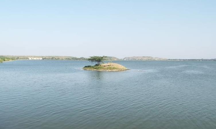 Lalpari Lake