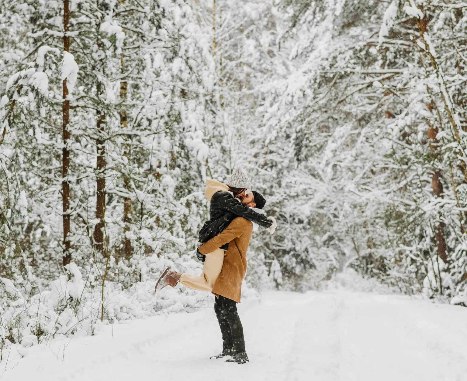 Romantic Escape to Kashmir | Peaks, Valleys & Meadows