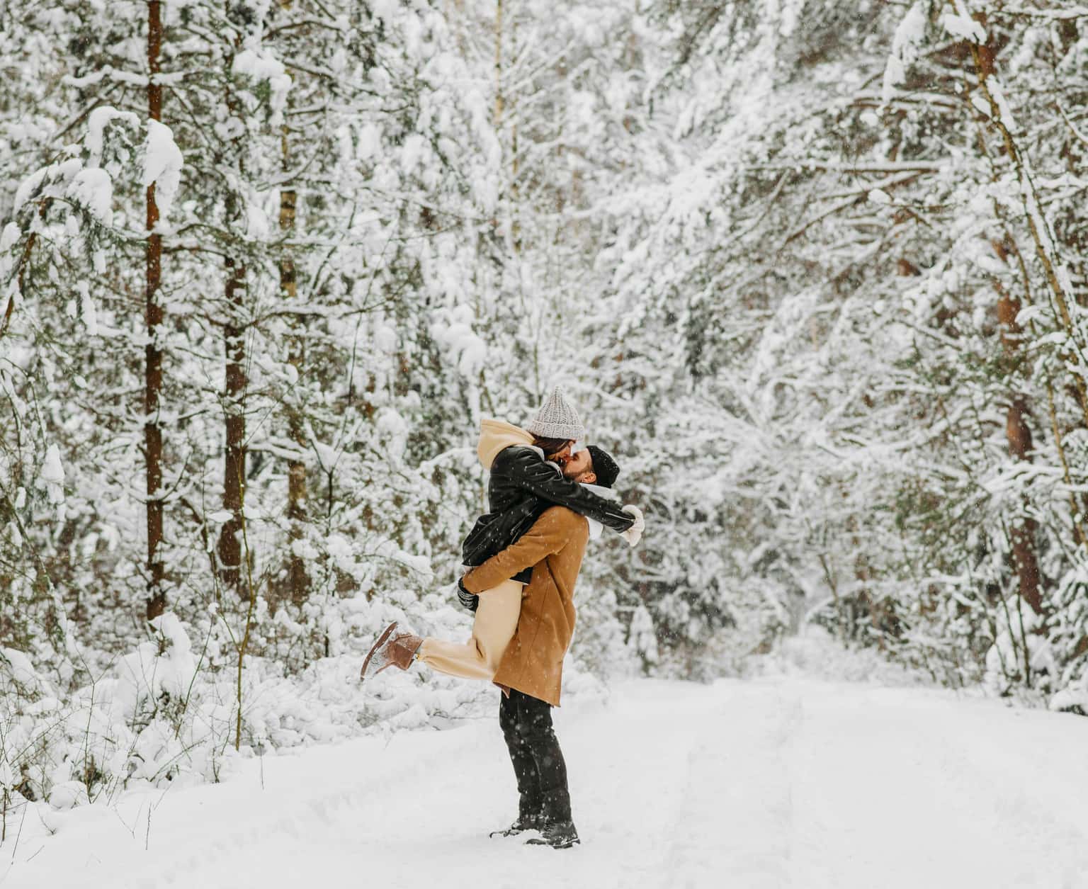 Romantic Escape to Kashmir | Peaks, Valleys & Meadows