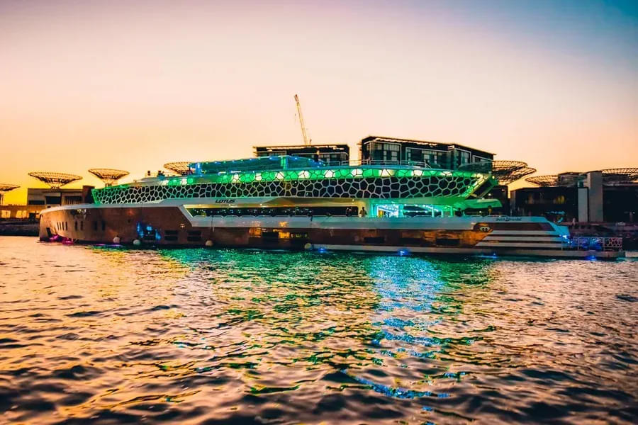 Ain Dubai with a Dinner Cruise