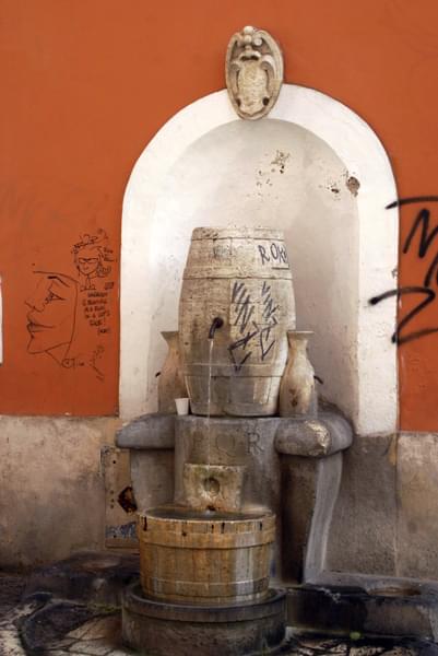 Fontana delle Botte (Fountain of the Barrel)
