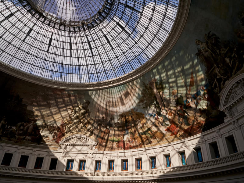 Get awestruck as you see the beauty of the Bourse de Commerce
