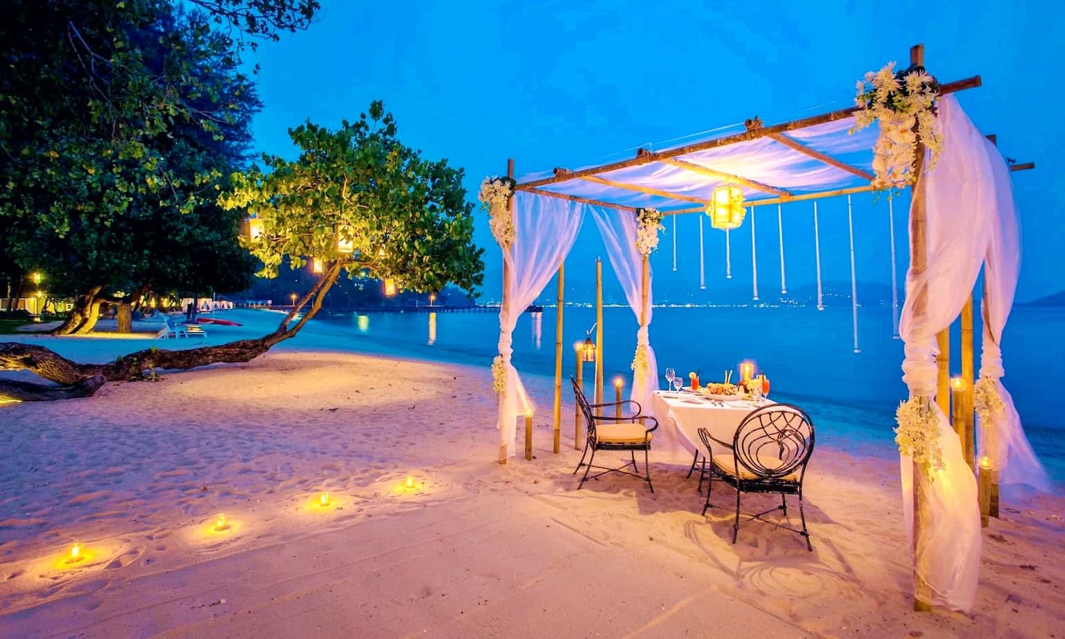 Honeymoon Special Candle Light Dinner in Havelock