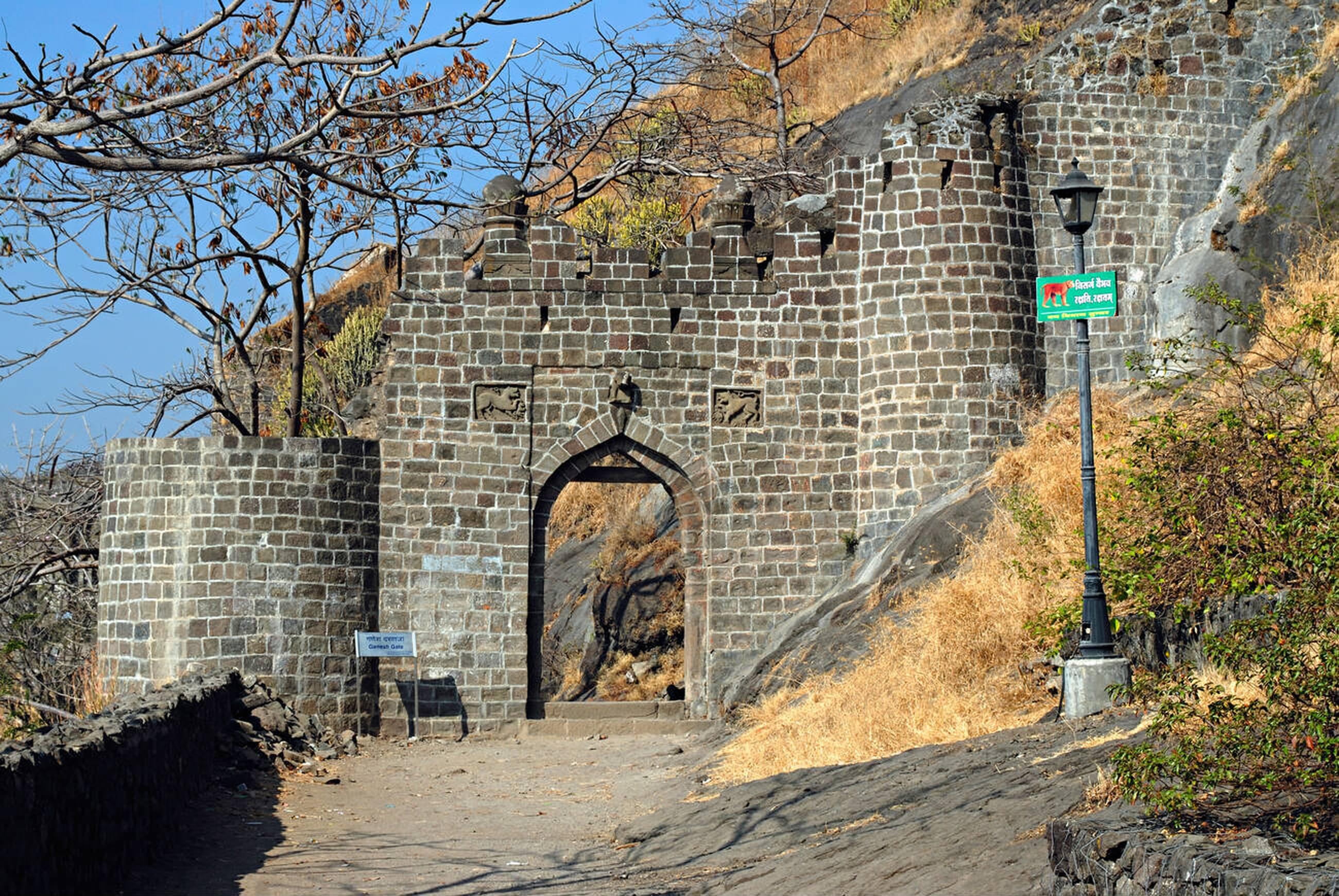 Shivneri Fort Overview