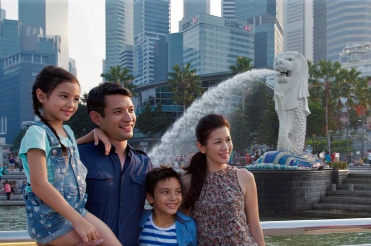 Explore the famous Lion City, Singapore