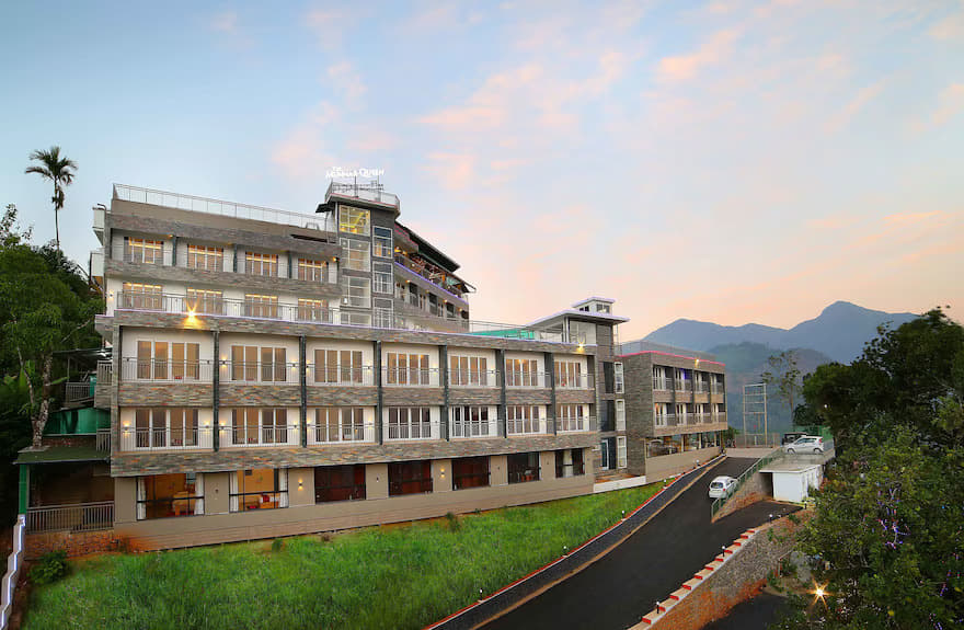 The Munnar Queen