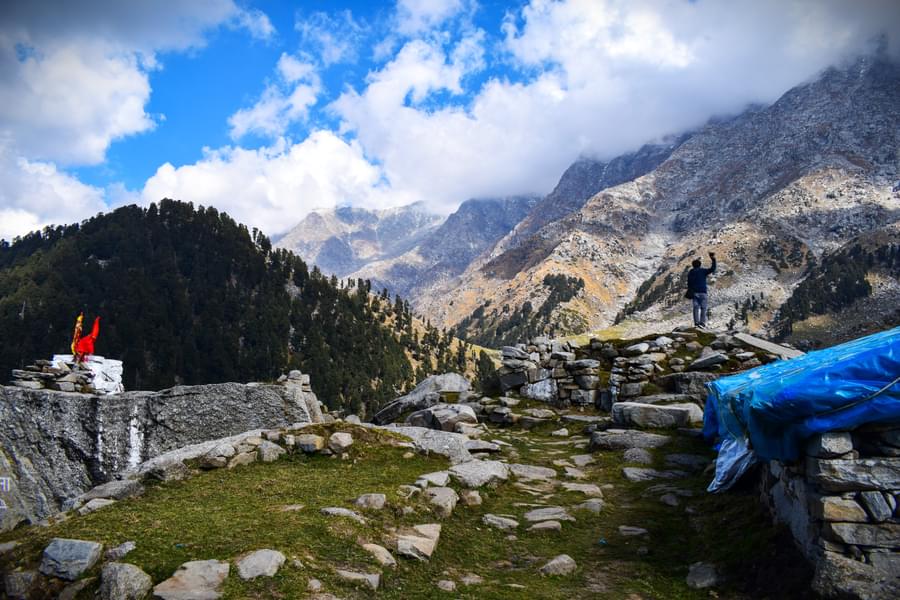 Laka Glacier Trek Image