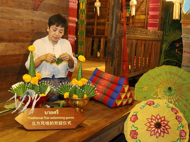 Admire amazing art & crafts of Thailand in the village
