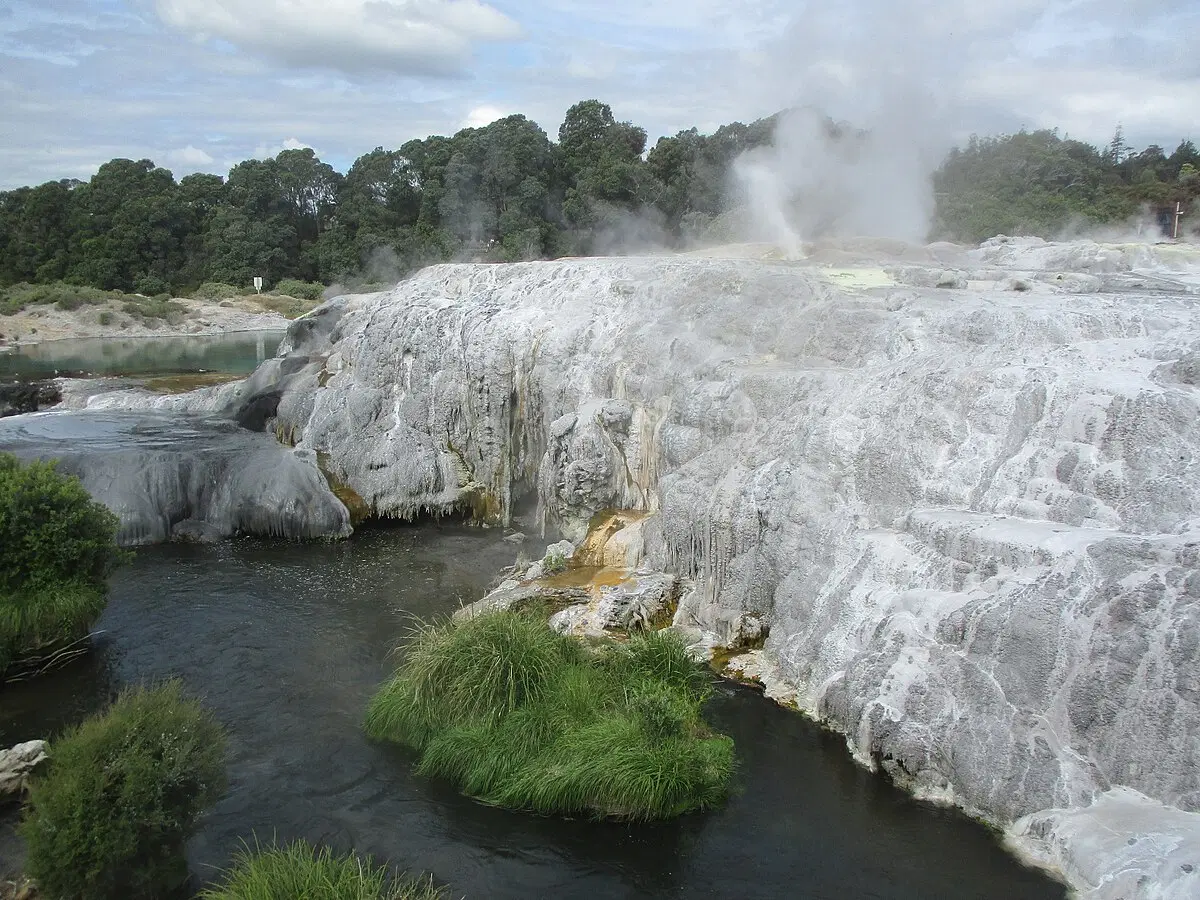 Explore the Pohutu Geyser