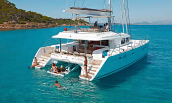 Enjoy sailing across the shores of Arabian Sea in Mumbai