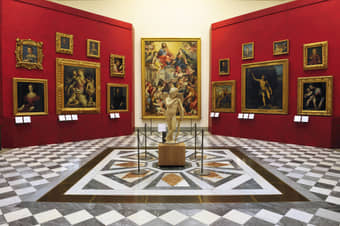Marvel at the artworks of famous artists like Rembrandt and Botticelli at Uffizi Gallery