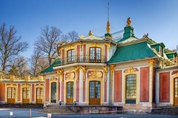 Admire the interiors of the Chinese Pavilion