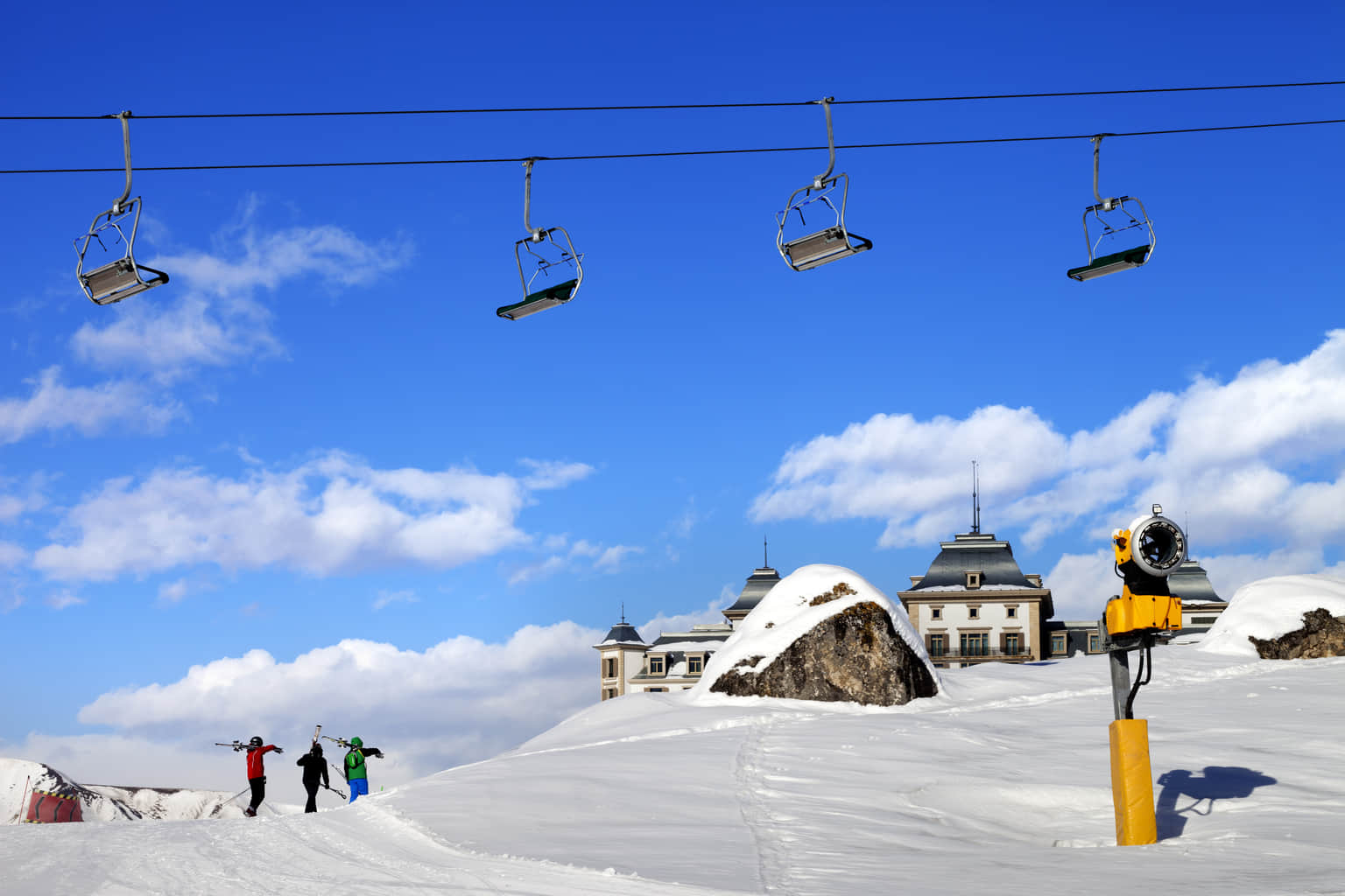 Shahdag Mountain Resort with skiers and chairlifts, a highlight in Azerbaijan tour packages.