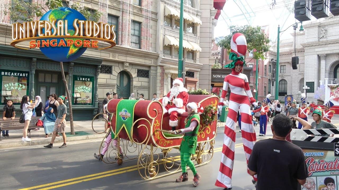 Enjoy the Universal Christmas Special parade