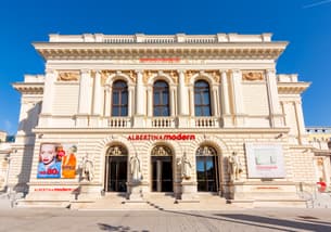 9kwgocbn52zi1g5ie8861bo2a1fk shutterstock 2111152367