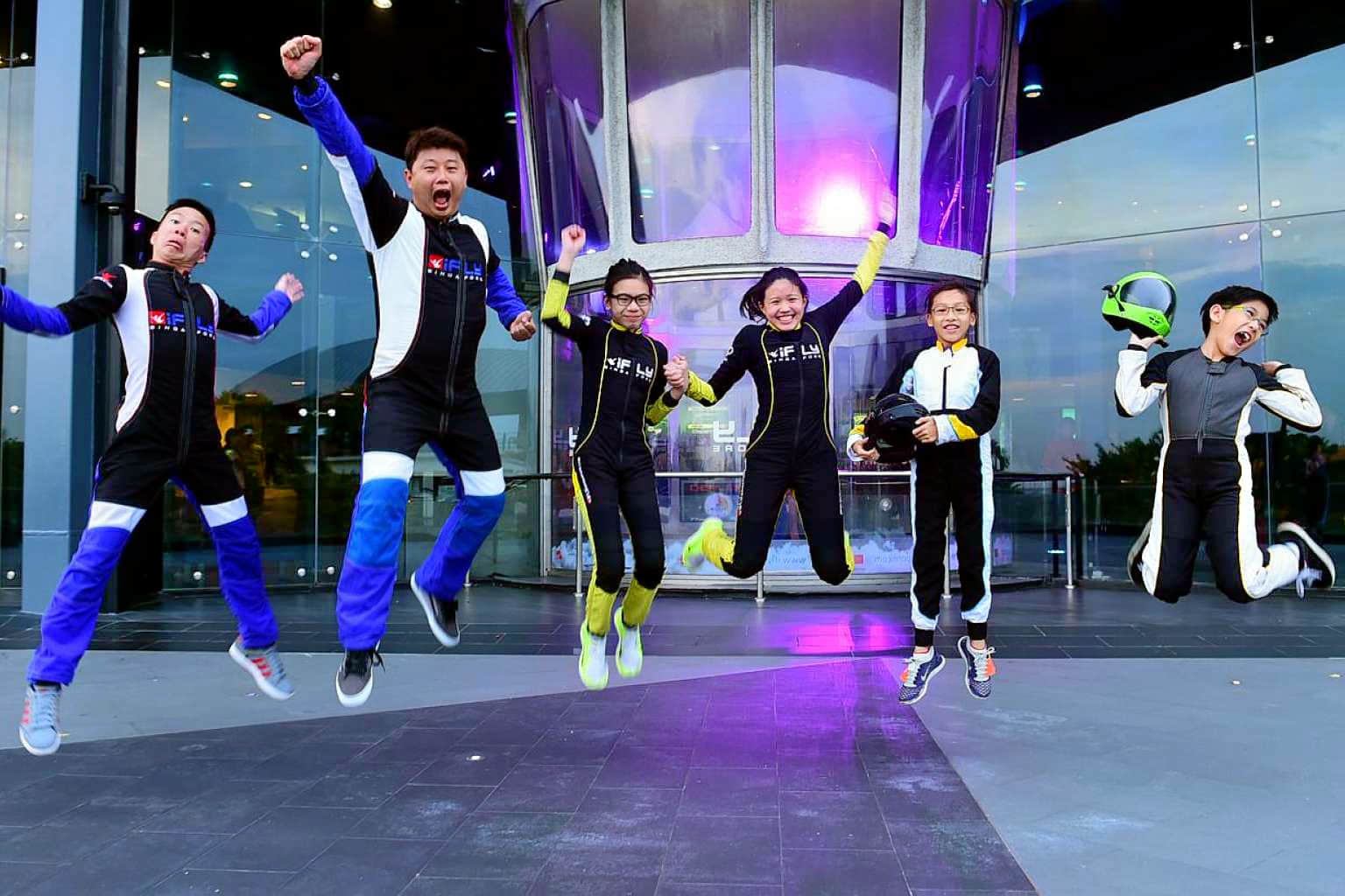 Learn proper skydiving techniques with the help of a guide