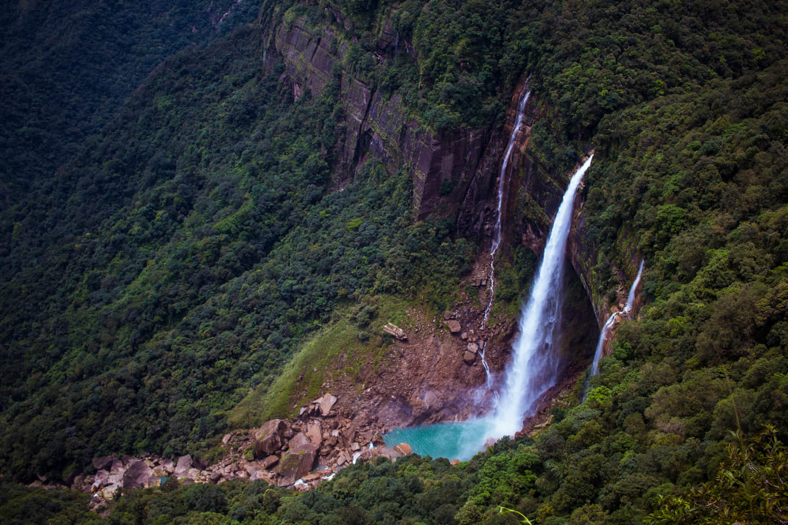 NohKaLikai Falls, <em>Meghalaya</em>