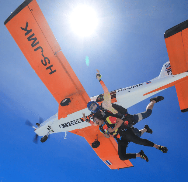 Skydiving in Thailand Image