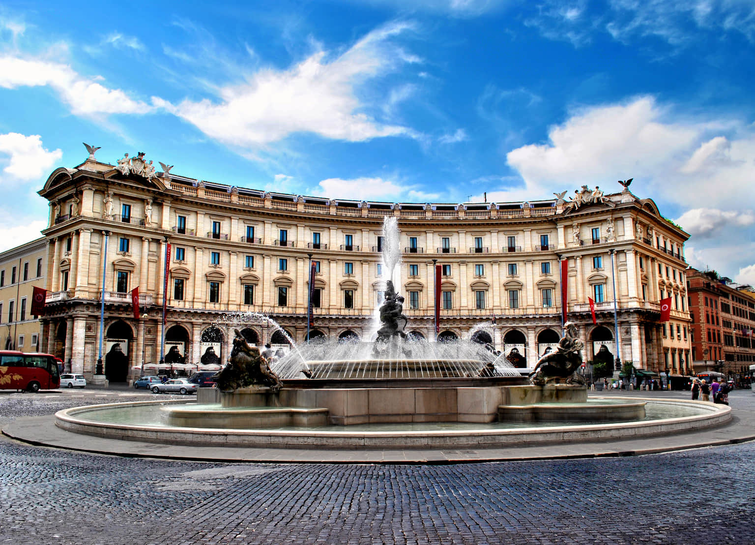 Piazza Della Repubblica, <em>Italy</em>