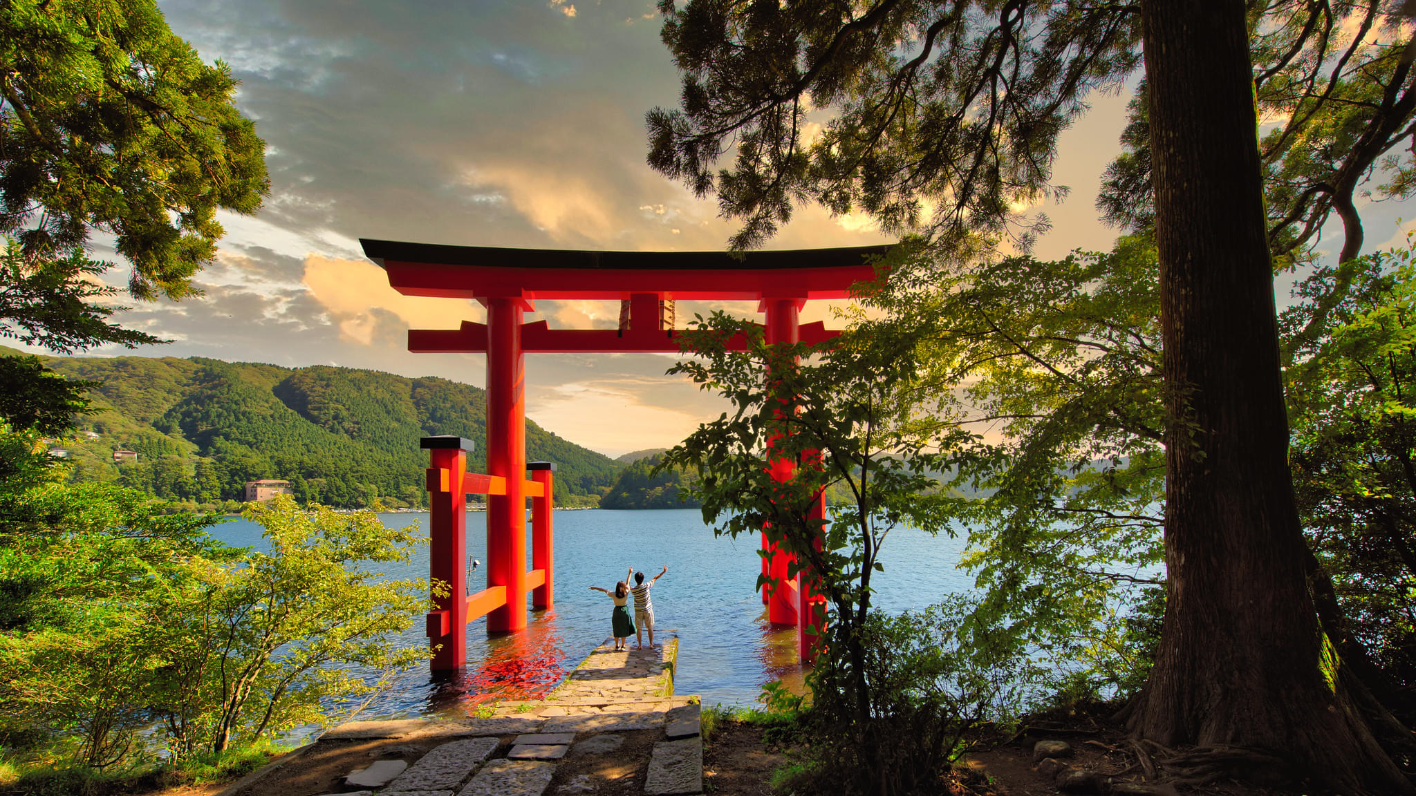 Hakone Shrine Overview