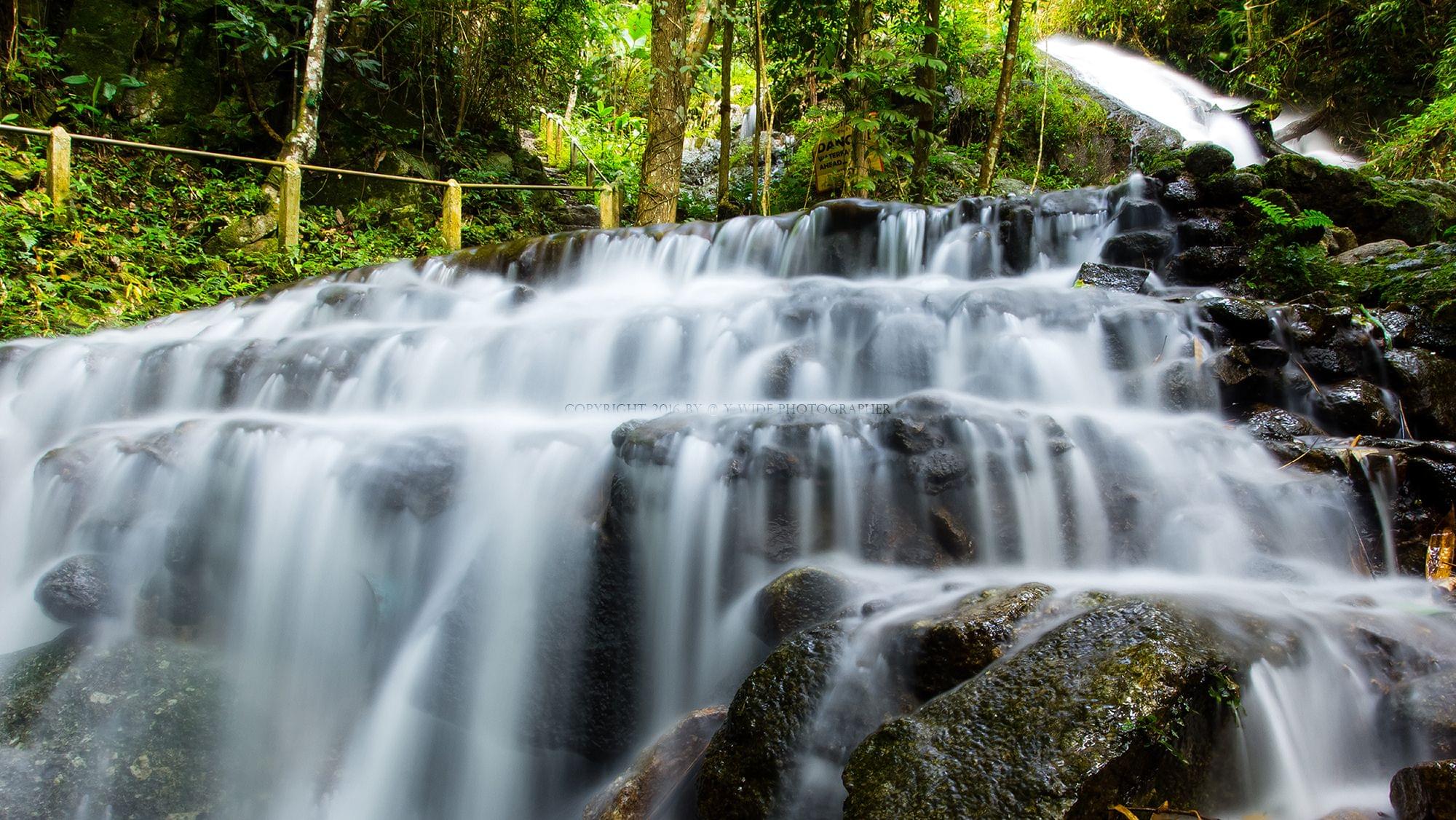 Mae Kampong Waterfall