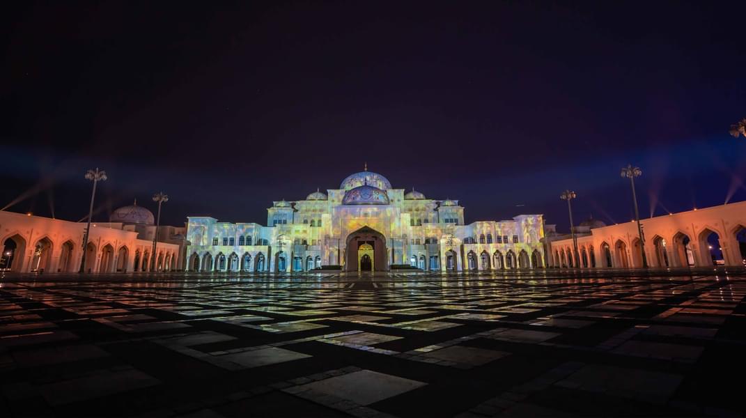 Enjoy Palace in Motion- the light & sound show that happens at 07:00 PM every evening