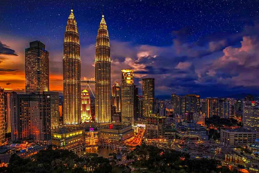 Experience a 2 hour night tour around Kuala Lumpur