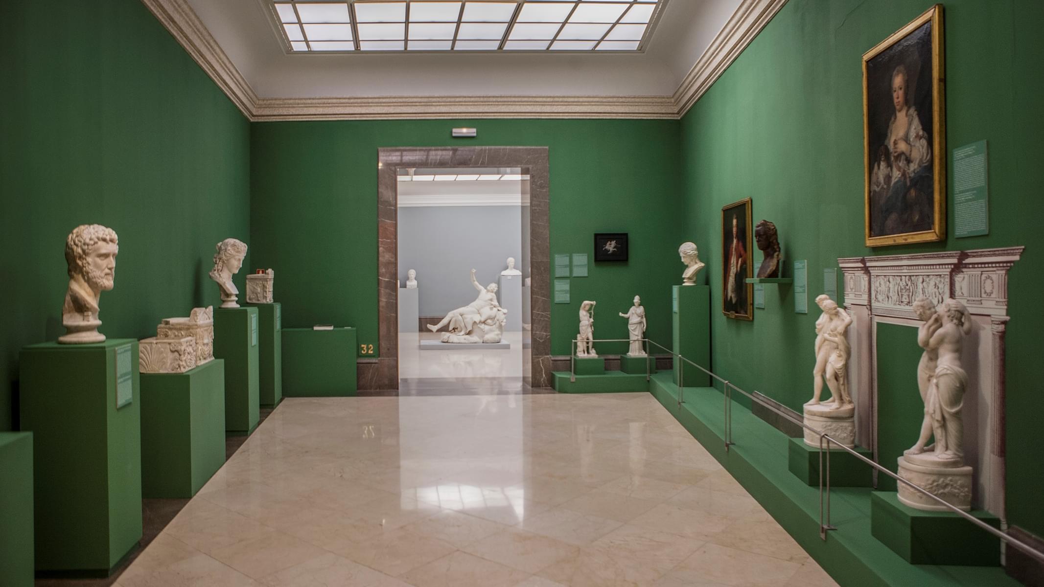 Be amazed by walking through the galleries displaying amazing sculptures